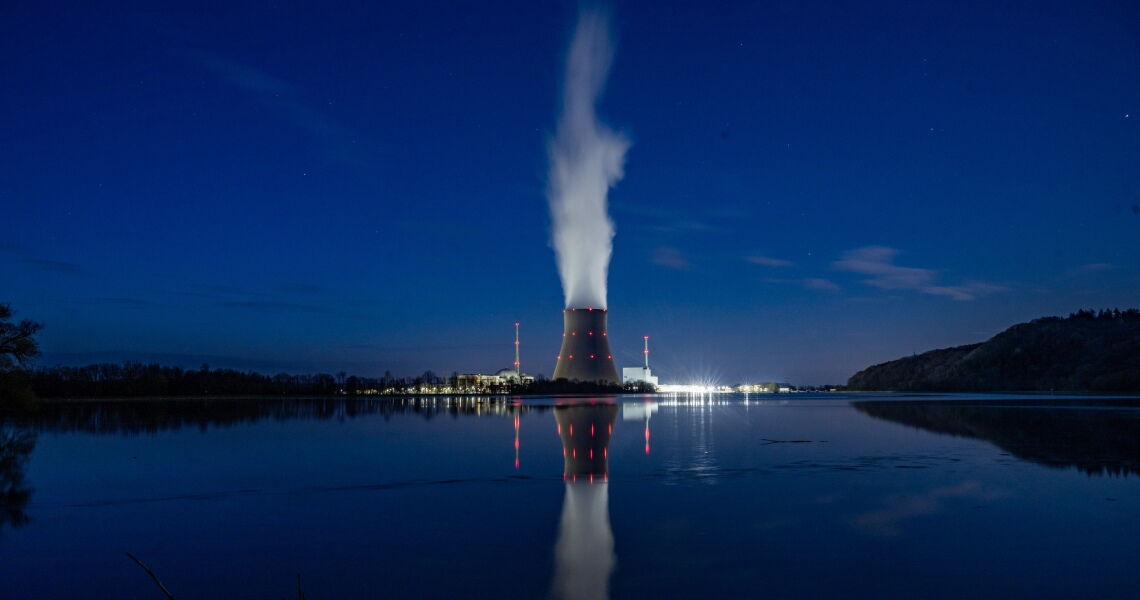 Atomkraftwerk Isar 2 kurz vor der Stilllegung 2023: Der Anteil der Atomenergie an der globalen Stromerzeugung sinkt seit Jahrzehnten.