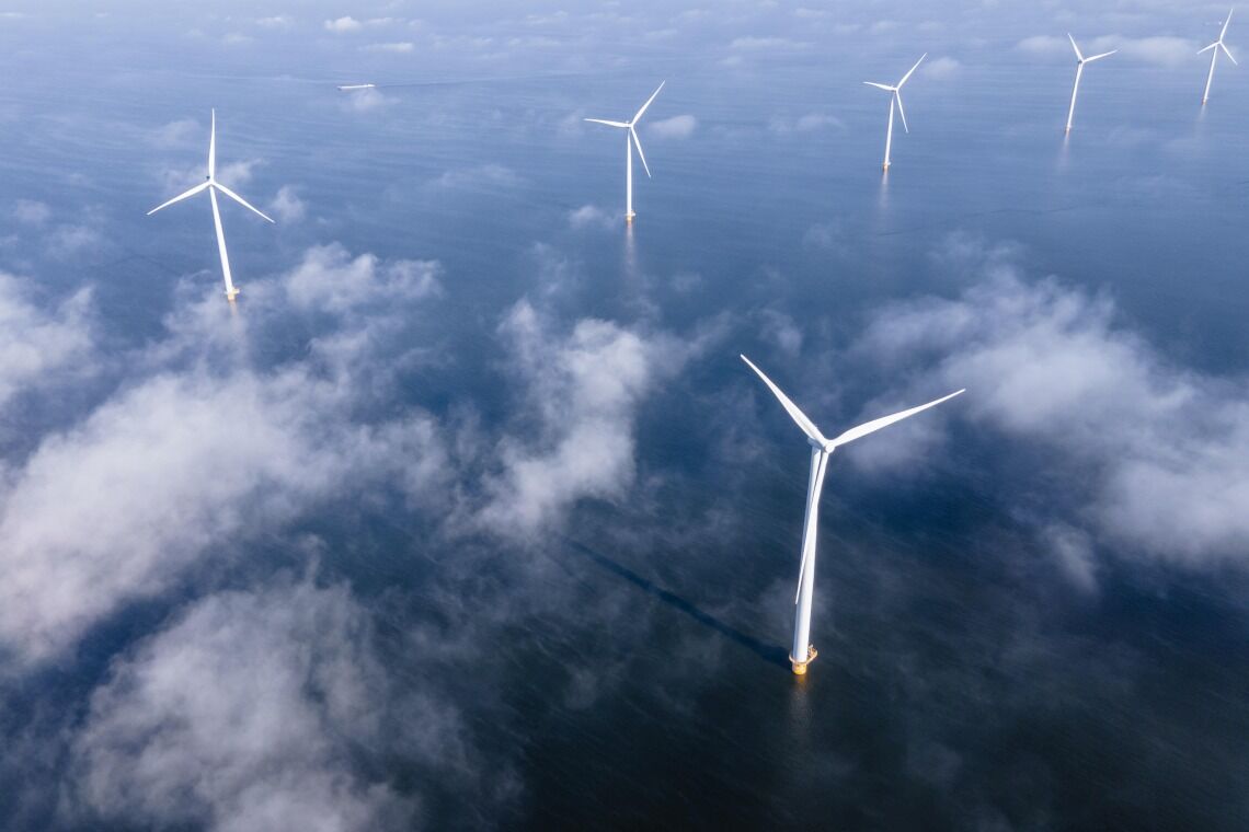 Windräder in der Nordsee: Nirgendwo sollen die Windparks so dicht stehen wie in der Deutschen Bucht. Doch dadurch sinkt der Stromertrag pro Anlage (Abschattungseffekt).
