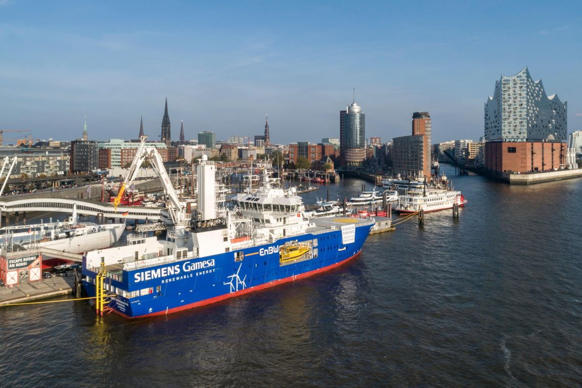 Die „Bibby Wavemaster Horizon“ ist ein Spezialschiff für die Offshore-Windenergie: Sie ist bestens ausgestattet für die Arbeit an den Turbinen in Windparks auf See – und bietet daneben auch einiges an Komfort.