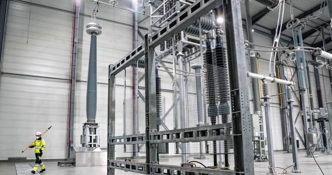 Heiß begehrte Mangelware: Leistungstransformatoren wie hier in Schleswig-Holstein ermöglichen den effizienten Transport von Strom.
