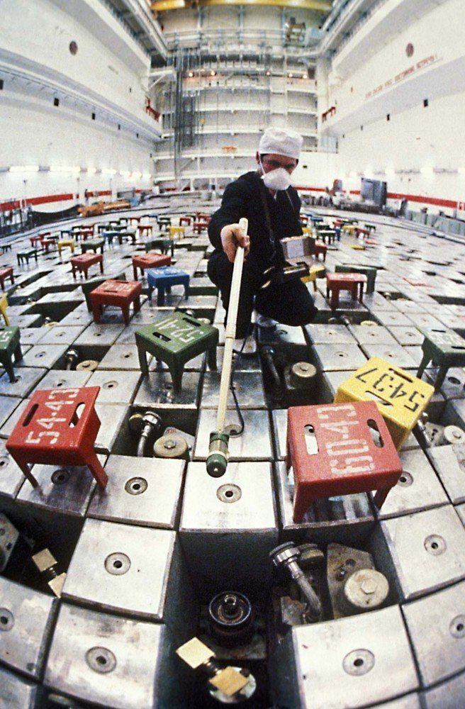 Tschernobyl im Mai 1986: Ein Techniker misst die Radioaktivität im Katastrophenreaktor.