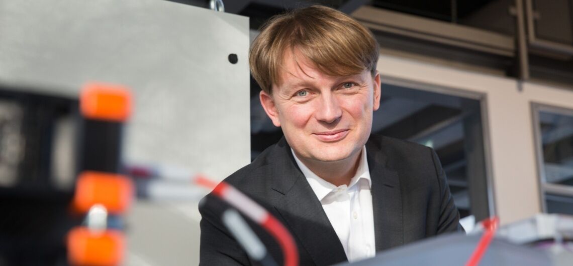 Carsten Agert leitet das DLR-Institut für Vernetzte Energiesysteme in Oldenburg. Im Interview mit EnergieWinde erklärt der Physiker, warum der Strommarkt ein neues Design braucht.