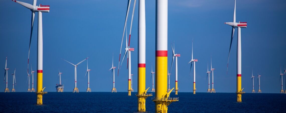 Offshore-Windpark in der Ostsee: Wenn Deutschland zur Jahrhundertmitte klimaneutral sein will, müssen mehr Flächen für Windparks auf See und an Land ausgewiesen werden.