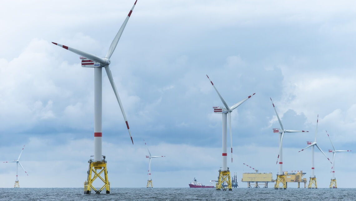 Der Wind im Frühling 2025 war insgesamt eher schwach. Im Mai allerdings lieferten Deutschlands Offshore-Windparks so viel Strom wie in keinem Mai zuvor.
