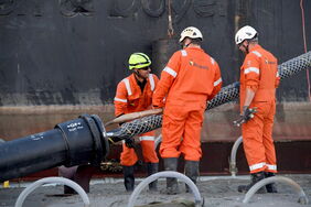 Seekable Nordlink wird an Land gezogen: Über sogenannte Hybride Interkonnektoren könnten Offshore-Windparks an die Stromnetze verschiedener Länder angeschlossen werden.