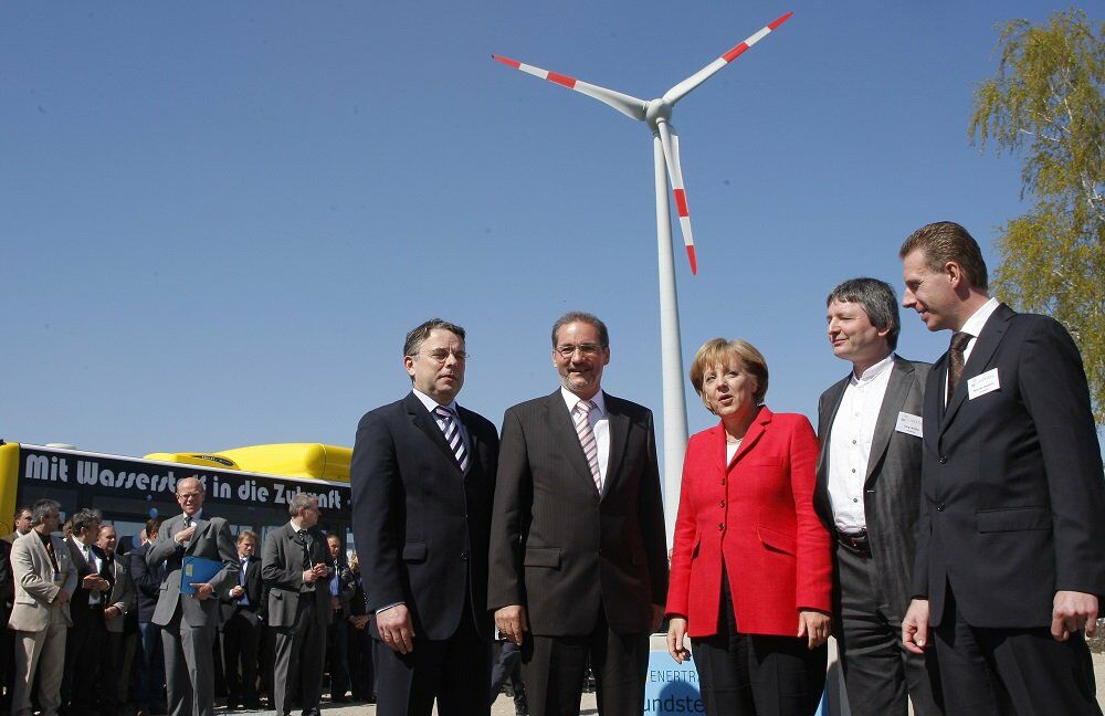 Zur Grundsteinlegung der Power-to-Gas-Anlage von Enertrag im April 2009 kamen auch Kanzlerin Angela Merkel und Brandenburgs Ex-Regierungsschef Matthias Platzeck nach Prenzlau.