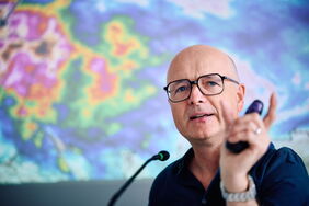 Der Klimawandel führt zu dramatischen Wetterveränderungen und stellt unsere Infrastruktur vor neue Herausforderungen, sagt der Meteorologe Karsten Schwanke – und verrät, was ihm trotz allen Rückschlägen im Klimaschutz Hoffnung gibt