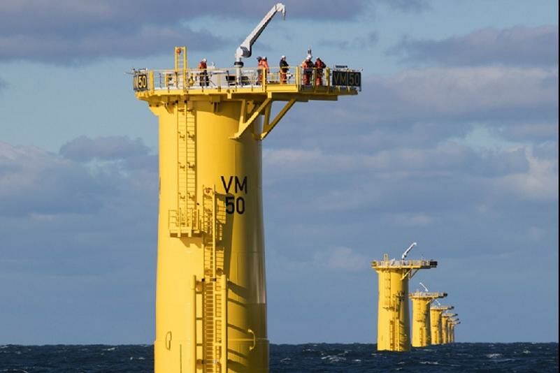 Offshore-Windpark Veja Mate: Noch ragen nur die gelben Transition Pieces aus der Nordsee. Bald werden darauf die Türme der Windräder stehen.