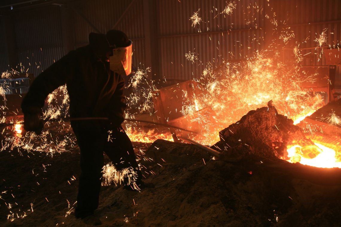 Die Stahlproduktion ist enorm energieauswändig. Ein Pilotprojekt arbeitet an einer klimafreundlichen Herstellungsvariante.