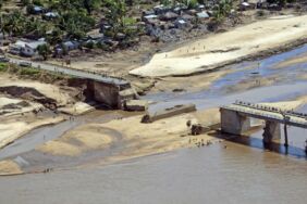 Klimawandel in Mosambik: Stürme und Überflutungen richten Verheerungen an. Hier wurde eine Brücke zerstört.