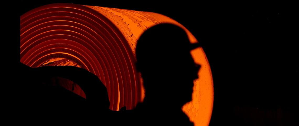 Stahlproduktion bei Thyssenkrupp Steel: Ein sogenannter CO2-Grenzausgleich soll Europas Industrie vor billiger Konkurrenz aus Ländern mit niedrigeren Klimastandards schützen.