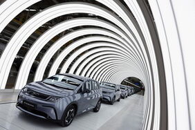 Gebt mir ein E! In China könnten schon bald mehr Elektroautos (hier: BYD) verkauft werden als Verbrenner.