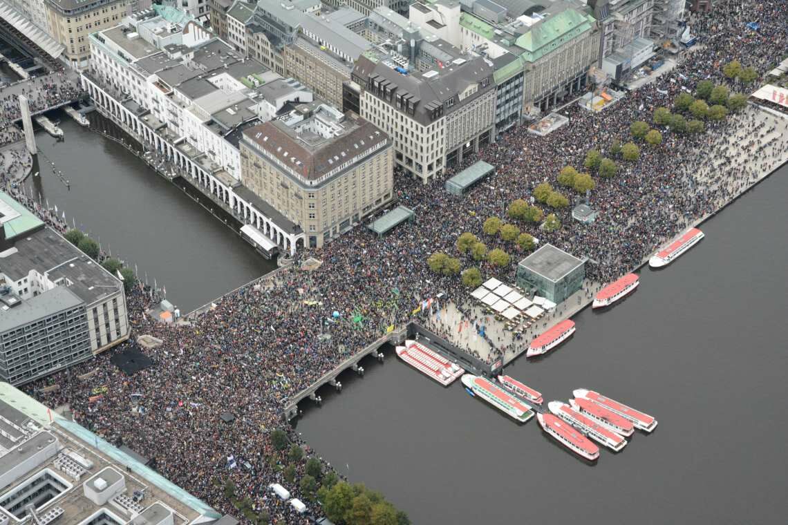 Klimastreik von Fridays for Future 2019 in Hamburg: Zwischen 70.000 und 100.000 Menschen sind dem Aufruf zum Protest für mehr Klimaschutz gefolgt.