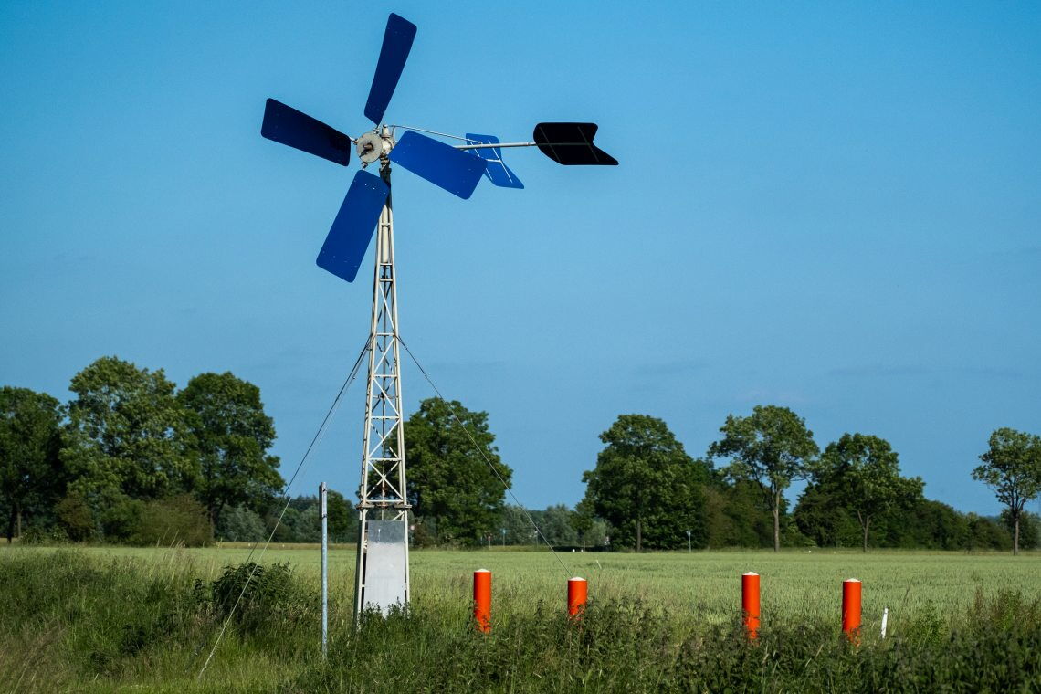 Kleinwindrad in Niedersachsen: Auf freier Fläche erzeugen die Anlagen den meisten Strom.