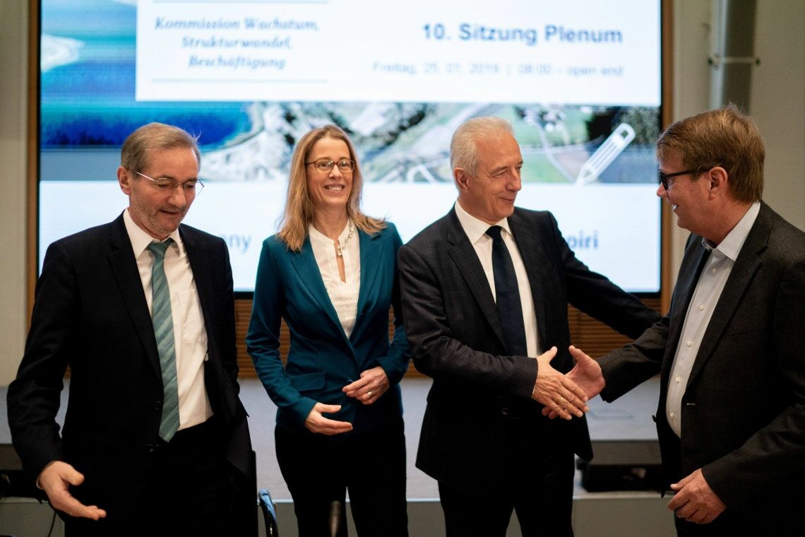 Die vier Vorsitzenden der Kohlekommission (v.l.): Matthias Platzeck, Barbara Praetorius, Stanislaw Tillich und Ronald Pofalla.