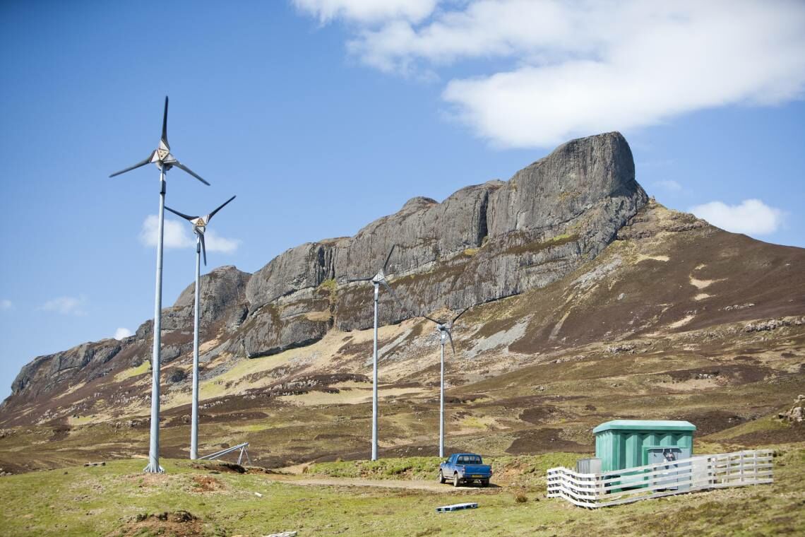 Energiewende, Marke Eigenbau: Auf Eigg westlich von Schottland haben die Insulaner Windräder aufgestellt.
