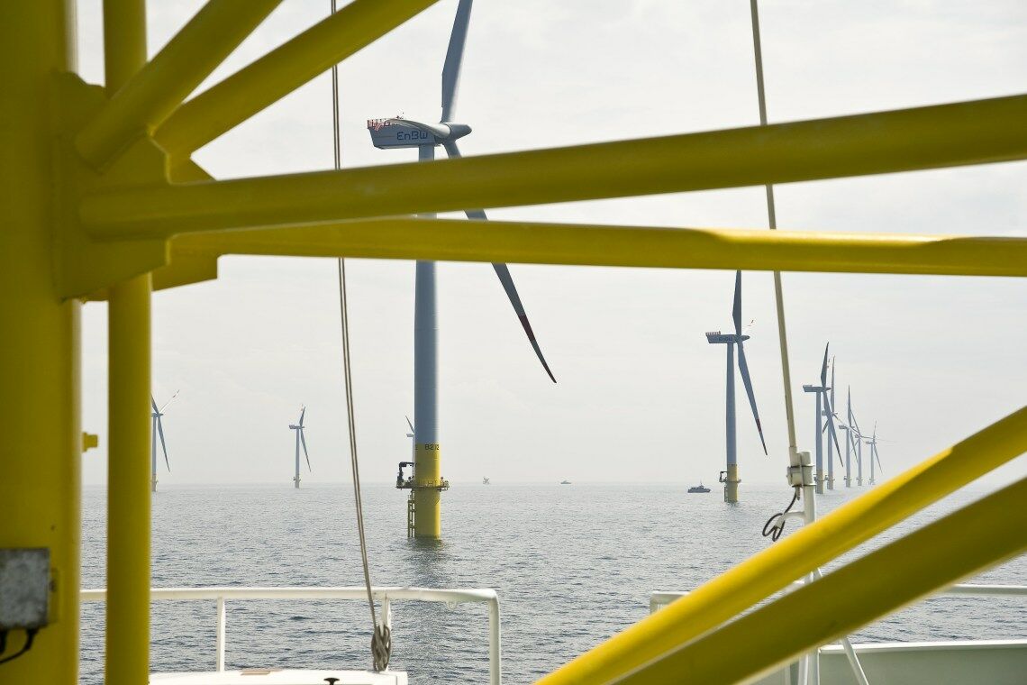 Offshore-Windpark in Deutschland: Die Aufgaben des Bundesamts für Seeschifffahrt und Hydrographie haben sich mit der Windenergie auf See bedeutend erweitert.