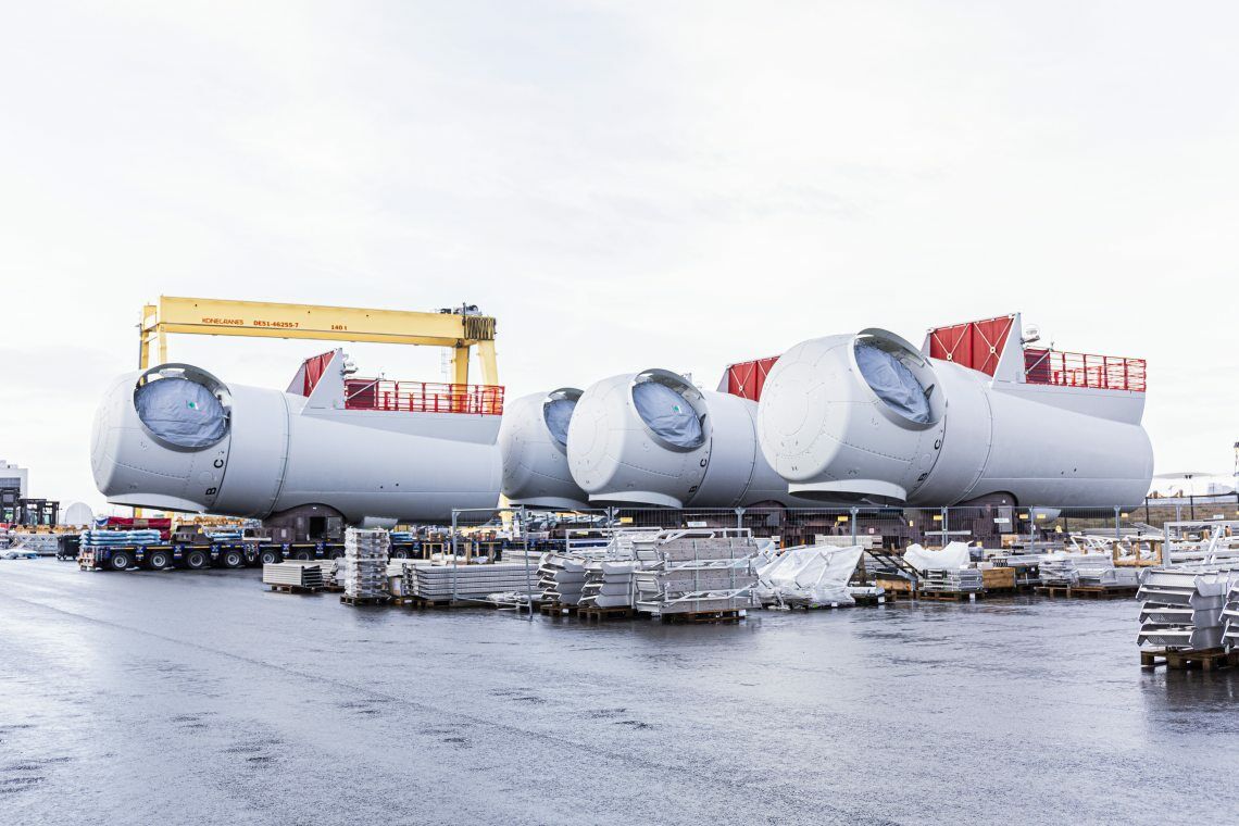 Siemens Gamesa produziert in Cuxhaven Komponenten für Offshore-Windräder. Im Bild zu sehen sind die gewaltigen Gondeln, die auf die Spitze der Türme gesetzt werden.