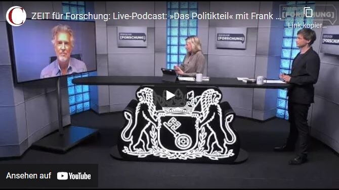 Frank Schätzing spricht im ZEIT-Podcast „Das Politikteil“ über den Kampf gegen die Klimakrise und sein Buch „Was, wenn wir einfach die Welt retten?“.
