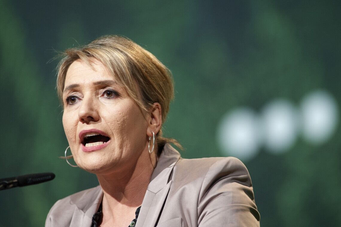 Simone Peter ist Präsidentin des Bundesverbands Erneuerbare Energie (BEE). Hier erklärt die frühere Grünen-Chefin, warum Deutschland auch bei steigendem Ökostromanteil keine Blackouts drohen.