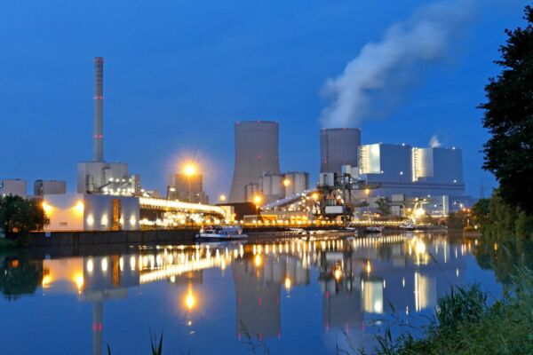 Steinkohlekraftwerk in NRW: Vier von fünf europäischen Kohlekraftwerken sind laut einer Analyse von Carbon Tracker im Minus.