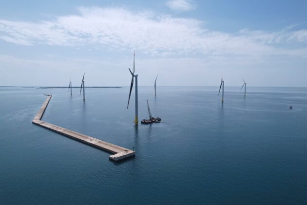 Der Offshore-Windpark Beleolico vor der Küste von Tarent in Italien ist der erste in Europa, der mit Turbinen eines chinesischen Herstellers (Mingyang) läuft.