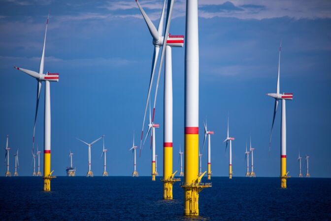 Offshore-Windpark in der Ostsee: Wenn Deutschland zur Jahrhundertmitte klimaneutral sein will, müssen mehr Flächen für Windparks auf See und an Land ausgewiesen werden.