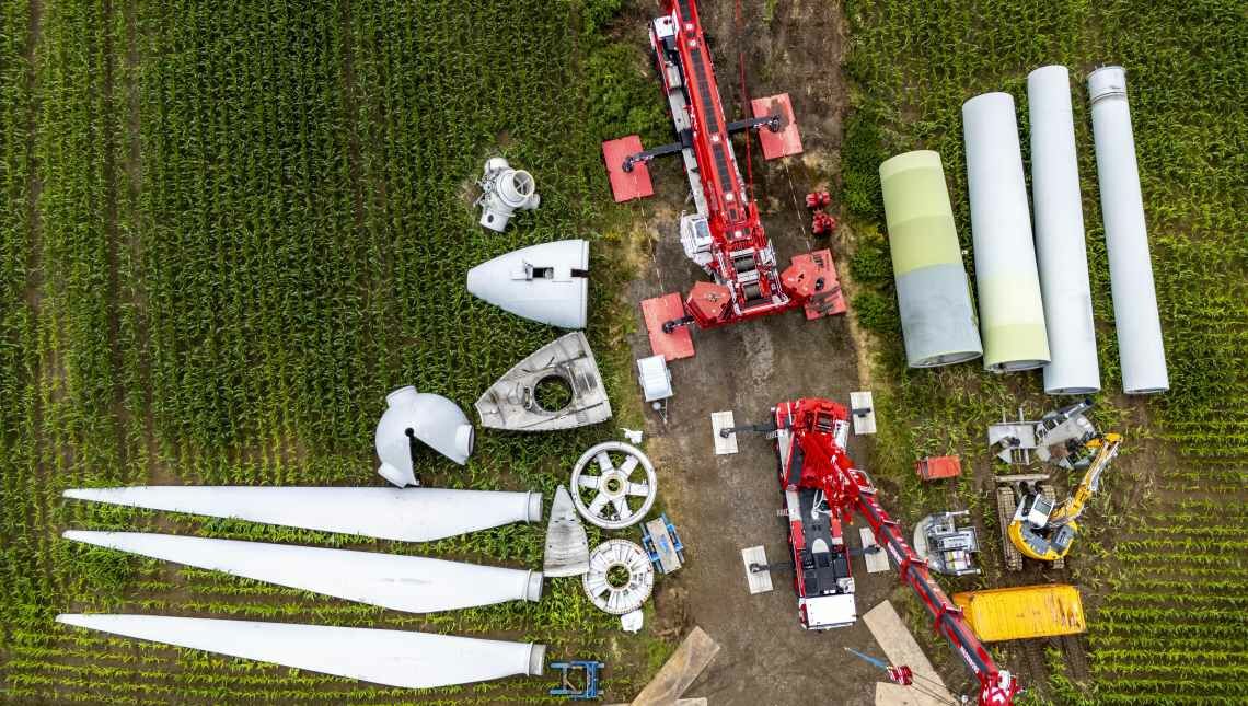 Repowering: Die Zahl der Windräder in Deutschland sinkt, aber die Gesamtleistung steigt. Das liegt daran dass leistungsstarke neue Windräder alte Anlagen ersetzen.