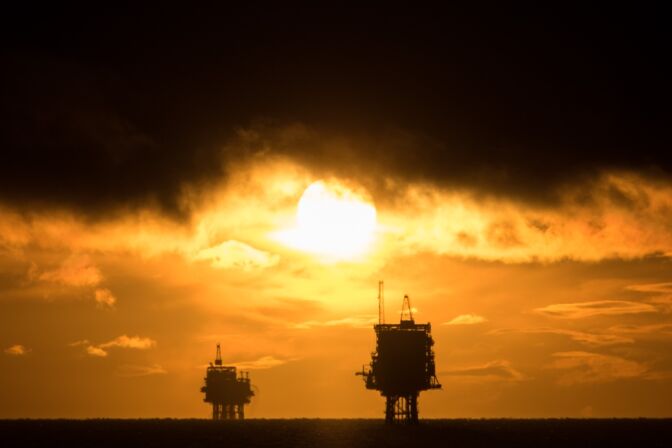 Ölbohrinseln in der Nordsee: Ölkonzerne wie Shell, BP, Exxon Mobil oder Chevron stecken im Überlebenskampf. In der klimaneutralen Welt ist kein Platz für sie vorgesehen.