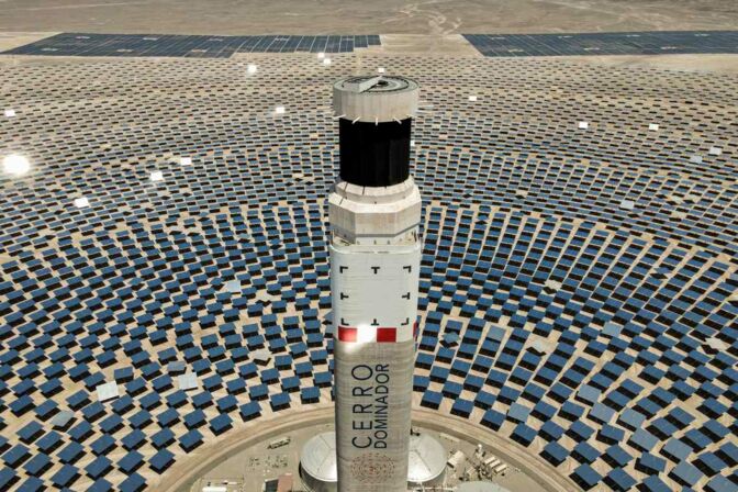 Solarthermie-Kraftwerk in Chile: Die Kapazität der globalen Solarenergie wird sich bis 2027 laut der IEA annähernd verdreifachen.