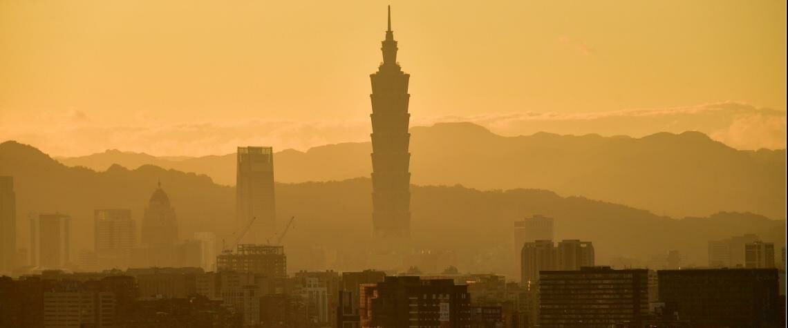 Skyline von Taipeh: Taiwan entwickelt sich zum Hotspot der Offshore-Windenergie in Asien.