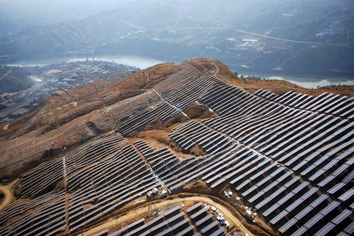 Solarpark in China: Das Land hat seine Ausbauziele in der Solarenergie bei Weitem übertroffen.