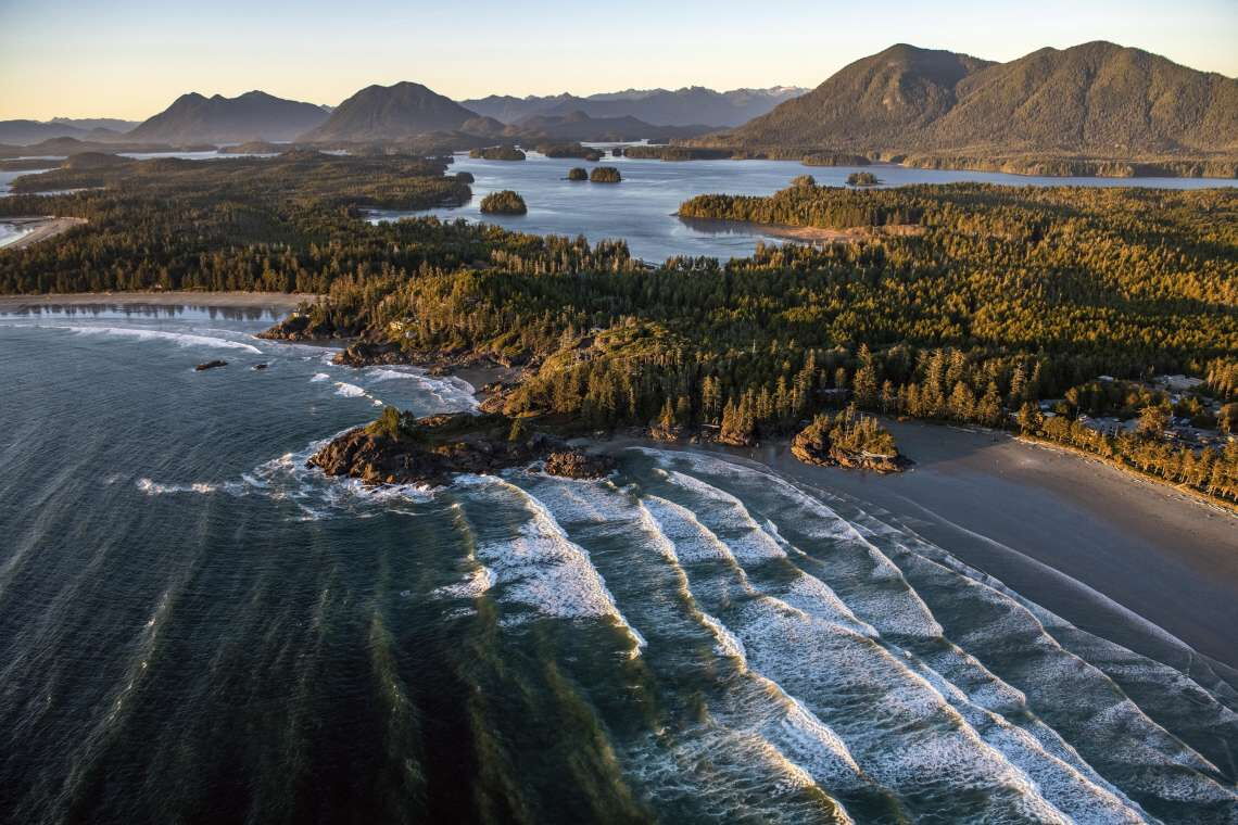 Meares Island war Schauplatz des „Kriegs der Wälder“, in dem die Tla-o-qui-aht um die Verwaltung und den Schutz ihrer angestammten Territorien gekämpft haben.