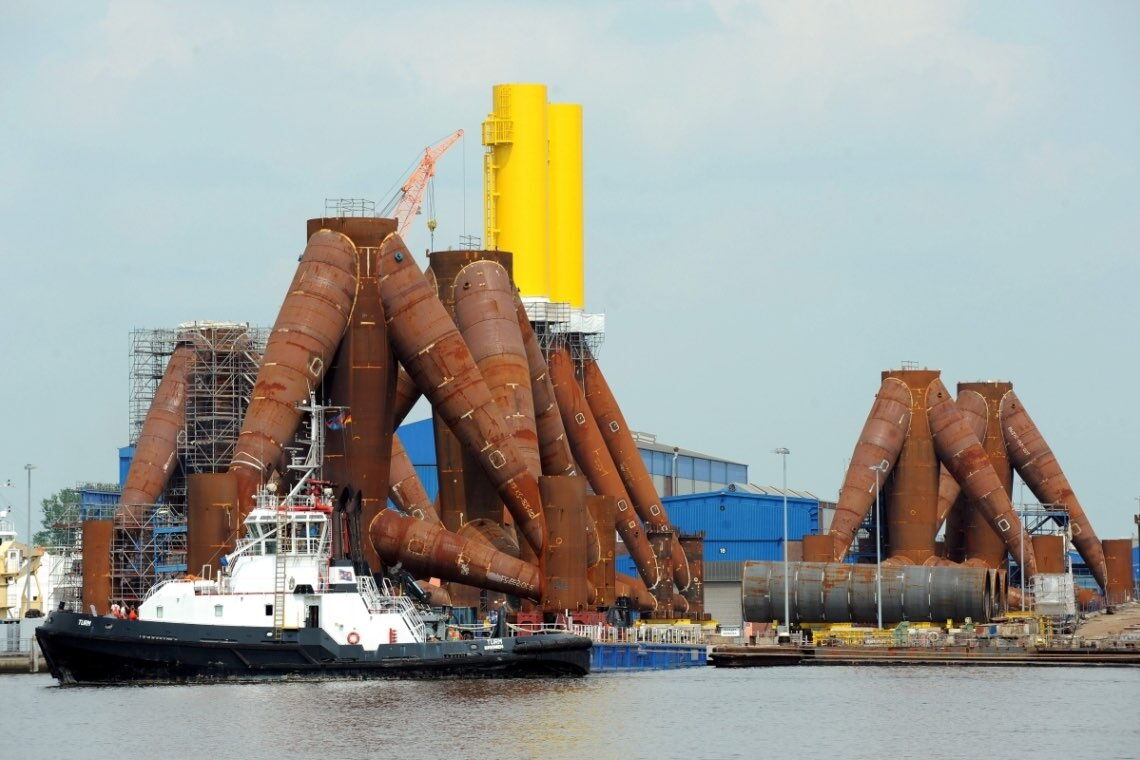Fundamente für Offshore-Winparks von Weserwind in Bremerhaven. Um 2010 prägten die sogenannten Tripods das Stadtbild.