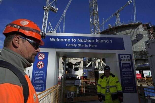 Das Atomkraftwerk Hinkley Point C entwickelt sich zur finanziellen Katastrophe: Der Bau verzögert sich um Jahre und wird immer teurer.