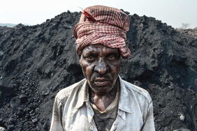 In Jharia, Indien, brennt seit 100 Jahren ein Kohlefeuer unter der Erde: Fotostrecke vom Leben und Arbeiten der Menschen in Jharia