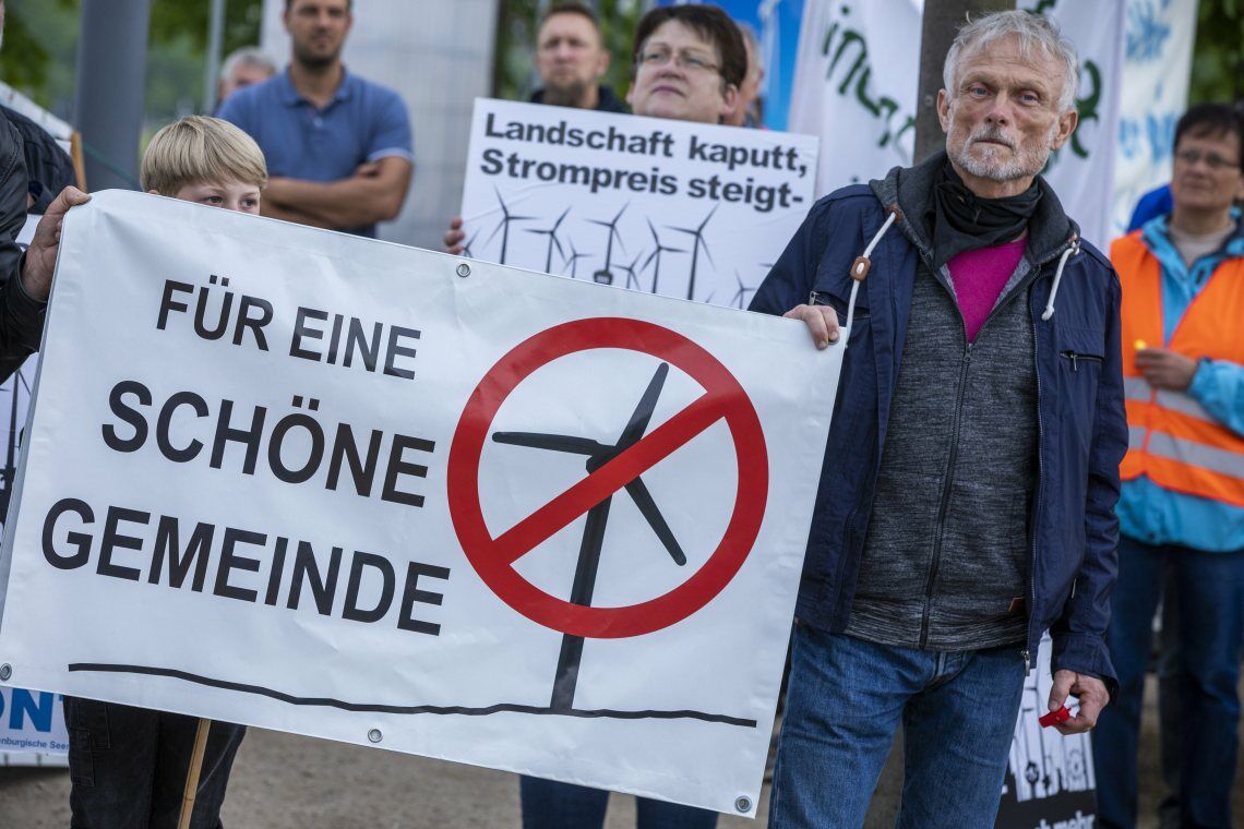 Demo gegen Windräder im Mai in Schwerin: Das Aktionsbündnis „Freier Horizont“ hatte zu einem Sternmarsch aufgerufen.