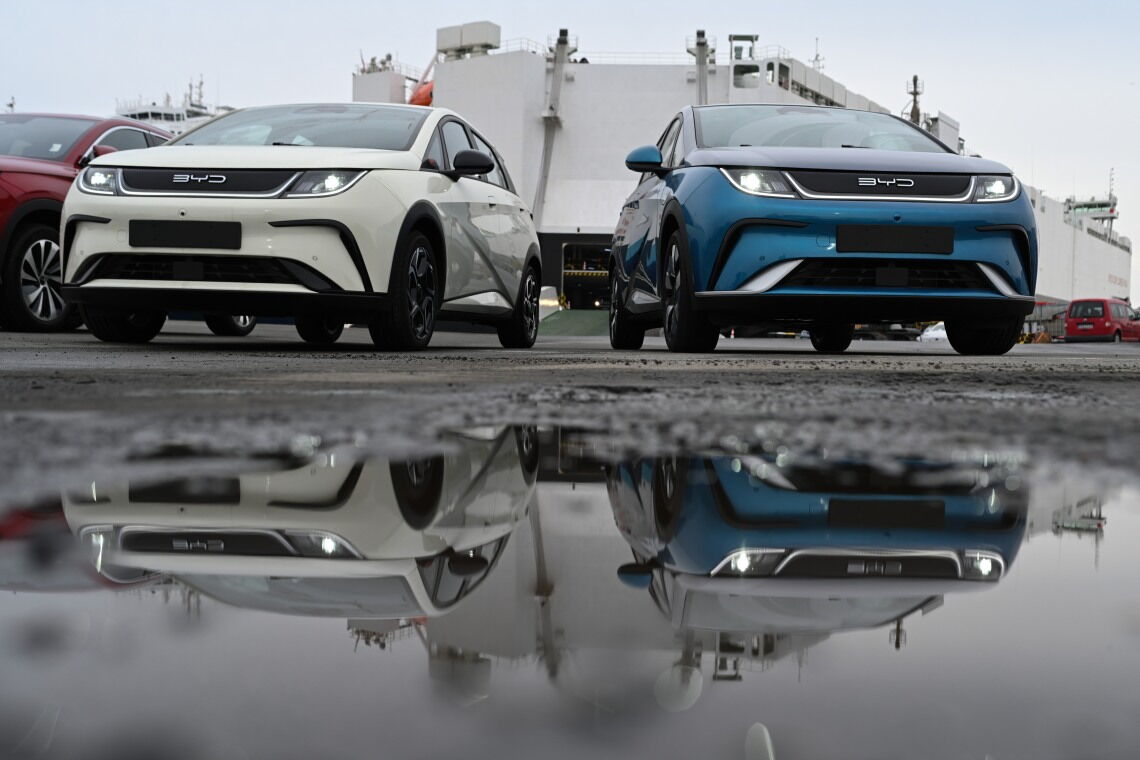 Sollten die Strafzölle kommen, dürfte der Import chinesischer E-Autos wie hier in Bremerhaven deutlich zurückgehen.