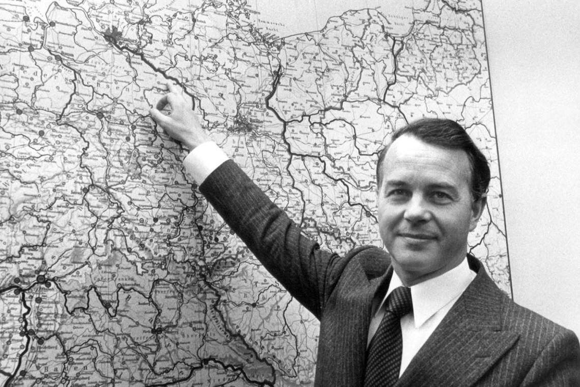 Ernst Albrecht (CDU) kündigt als Ministerpräsident von Niedersachsen 1977 den Bau eines Atommüllendlager in Gorleben an.