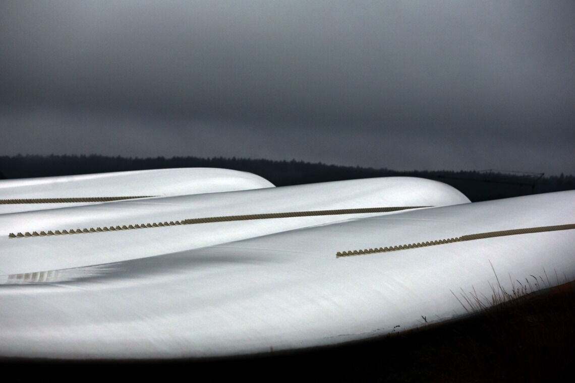 Rotorblätter des Bürgerwindparks Fuchstal: In dem Projekt läuft ein KI-gestütztes Vogelschutzprogramm.