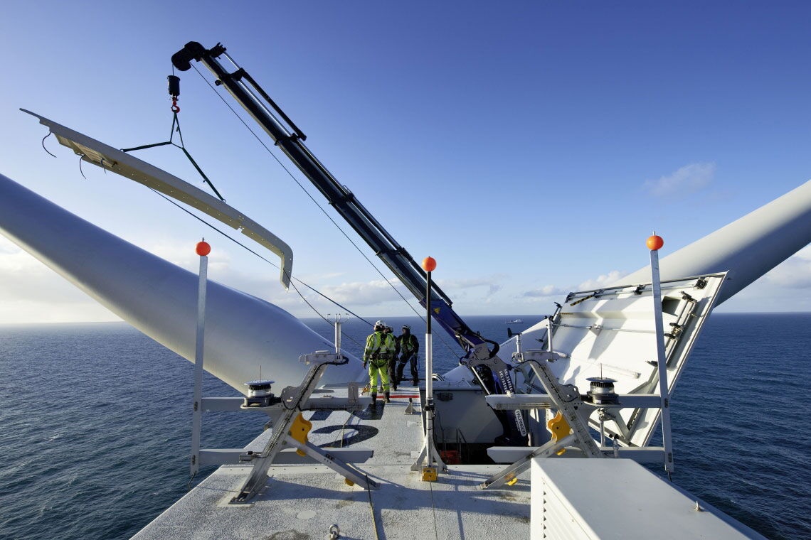 Offshore-Windenergieanlage von Senvion: Vom Dach der offenen Gondel hat man einen traumhaften Blick über die See.