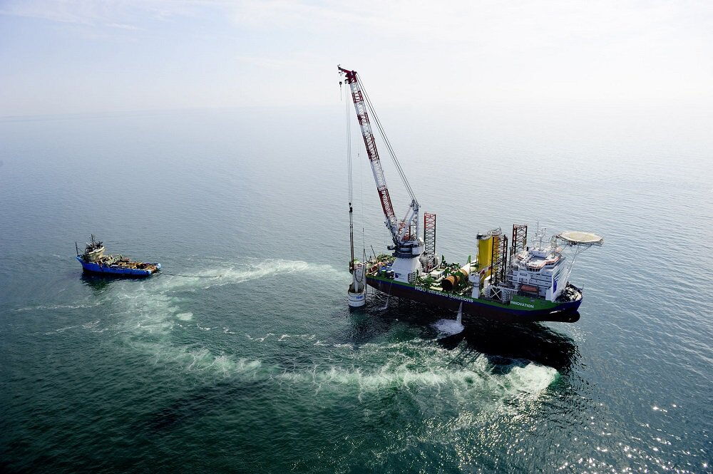 Offshore-Windpark Gode Wind: Ein Blasenschleier bremst die Ausbreitung des Schalls beim Verankern der Fundamente im Meeresgrund. So werden zum Beispiel Schweinswale weniger stark beeinträchtigt.