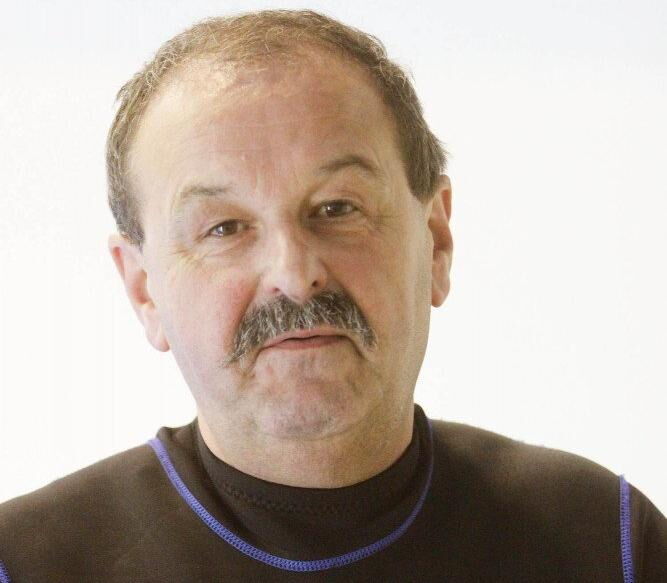 Rolf Fremgen ist Inhaber der Sea Survival Centers in Cuxhaven. Er trainiert Mitarbeiter aus der Offshore-Windenergie für den Ernstfall auf See.