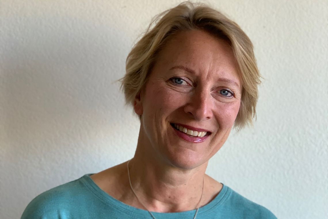 Die Künstlerin Christina Conklin hat die Karten im „Atlas of Disappearing Places“ gestaltet – auf getrockneten Grünalgen (Ulva).