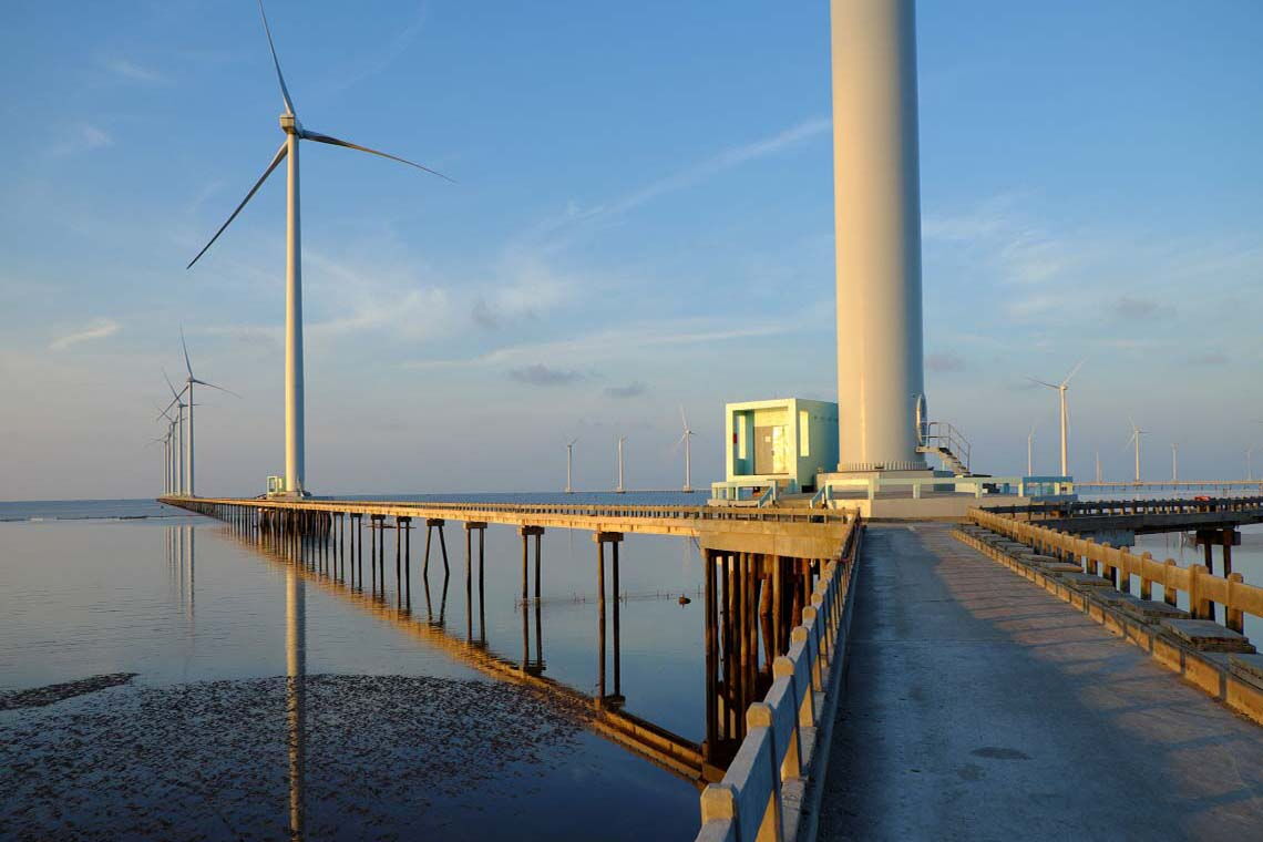 Die 62 Turbinen des Projekts Bac Lieu im Mekong-Delta nahmen 2015 den Betrieb auf. Weitere Parks befinden sich im Bau oder sind in Planung.
