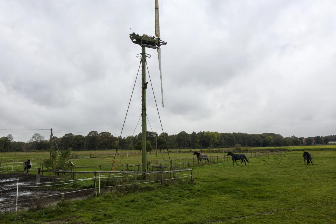 Das Windrad von Borghorst lief bis 1995. Zum Schluss hatte es nur noch zwei Rotoren. Josef Homann hatte es zunächst mit drei Flügeln konstruiert.
