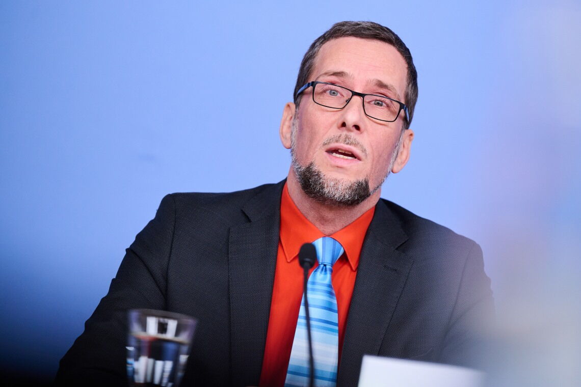 Der Energieforscher Volker Quaschning sagt, dass Deutschland für eine Vollversorgung mit Erneuerbaren 10.000 bis 15.000 zusätzliche Windräder braucht.