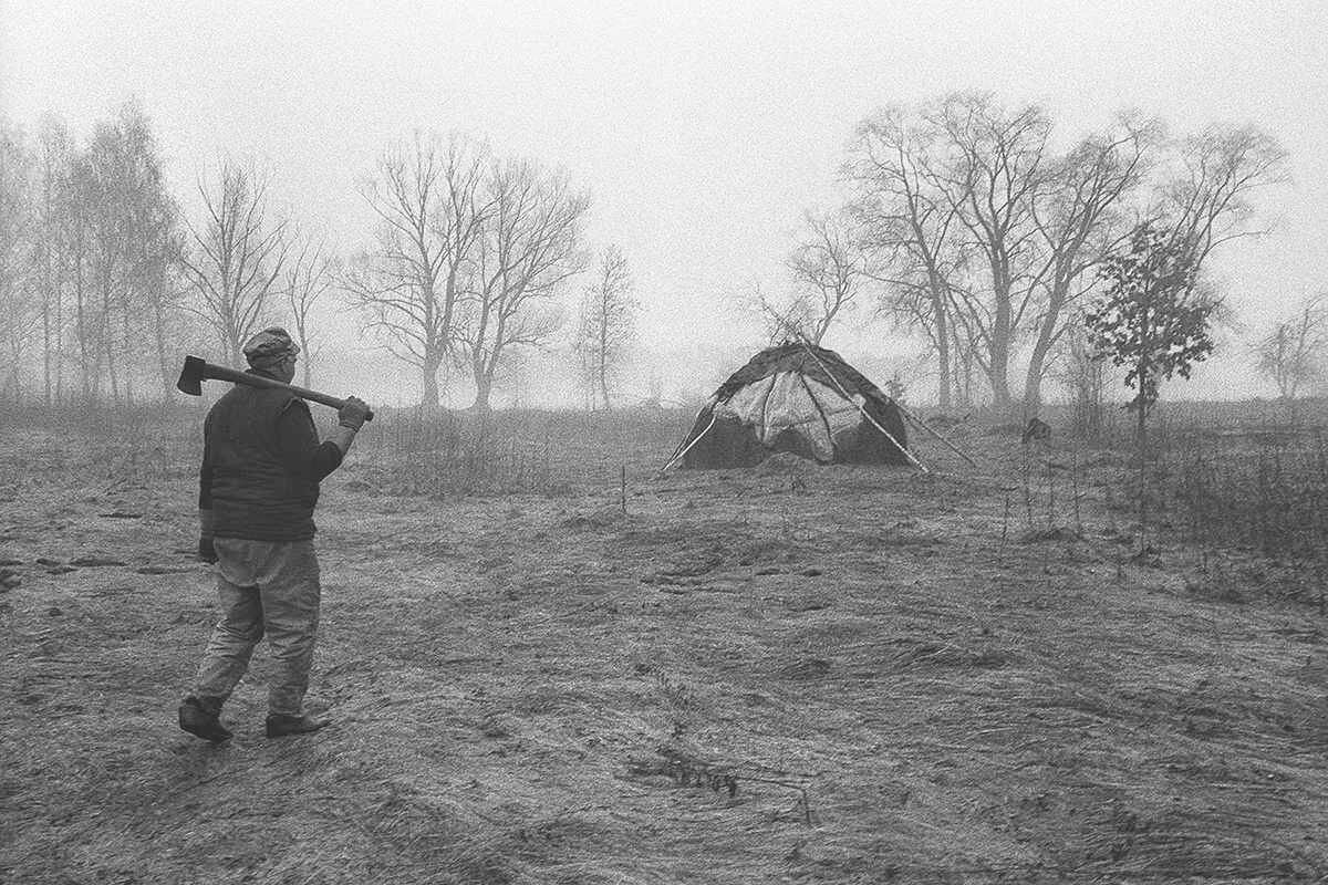 Fast alle Selbstsiedler sind in ihre alten Häuser zurückgekehrt. Sie leben überwiegend von dem, was sie mit eigener Hand anbauen. Foto: Arthur Bondar.