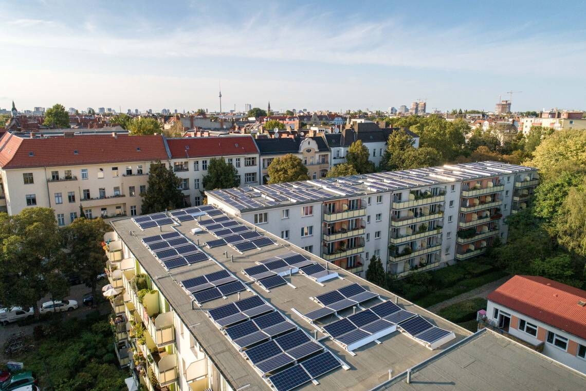Mit der Einführung des Mieterstrommodells wollte die Bundesregierung 2017 Mieter an den Vorzügen der Energiewende teilhaben lassen. Doch die Regelungen erwiesen sich als zu kompliziert.