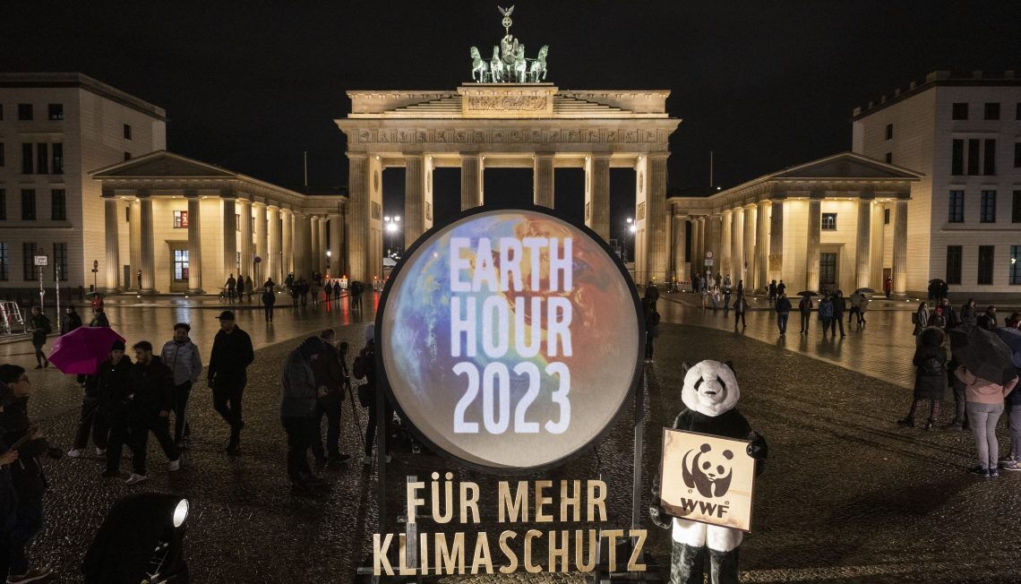 Earth Hour des WWF: Die Naturschutzorganisation setzt alljährlich ein Zeichen für mehr Nachhaltigkeit. Sie ist auch eine der Gründerinnen der SBTi.